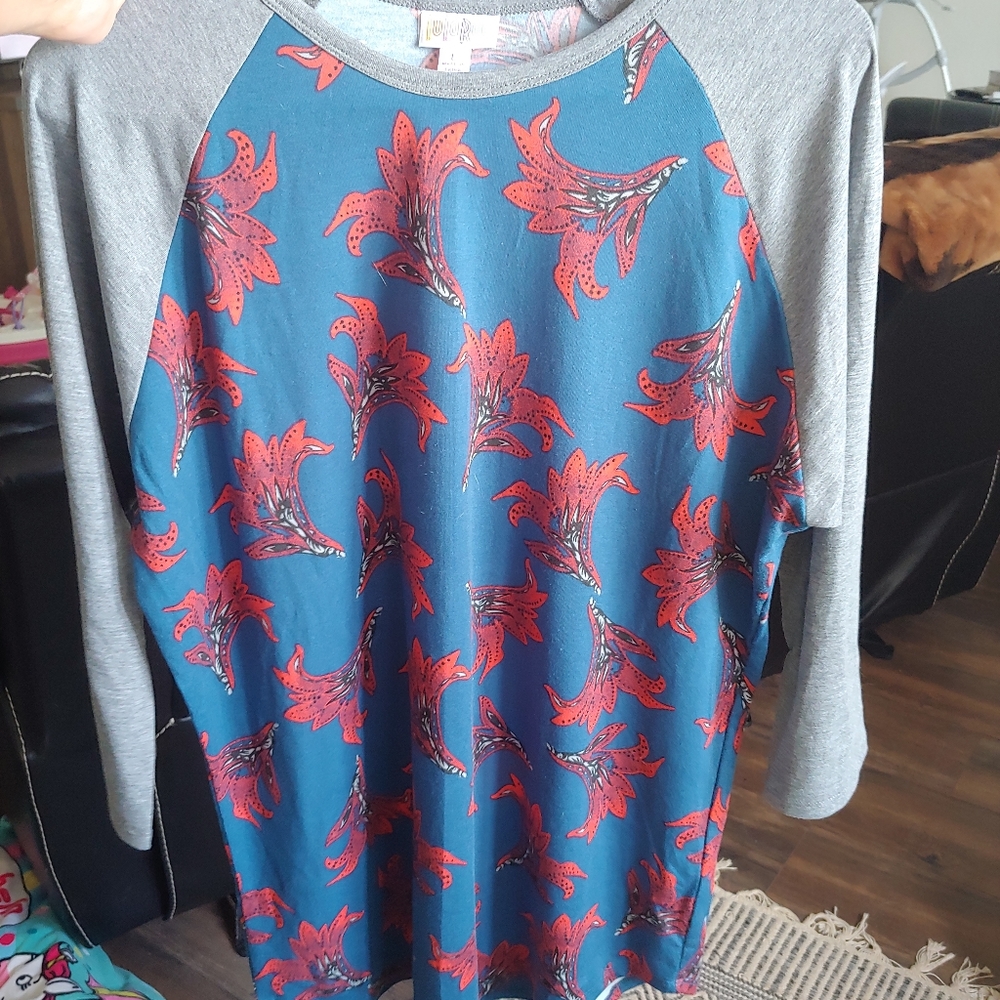 Lularoe Randy shirt